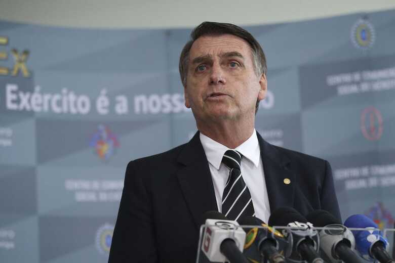 “Quem defende o fechamento do STF e do Congresso está na manifestação errada”, diz Bolsonaro