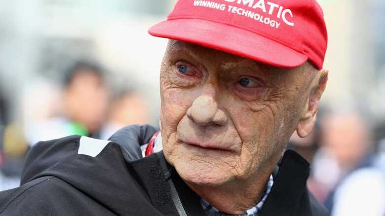 Niki Lauda teria falecido ao lado de seus familiares