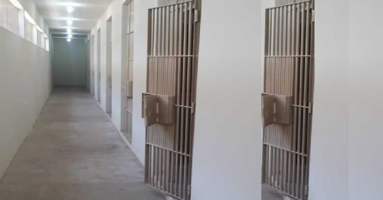 O Estabelecimento Penal está localizado na Rua Tancredo Neves nº 730, no Bairro Flávio Garcia.