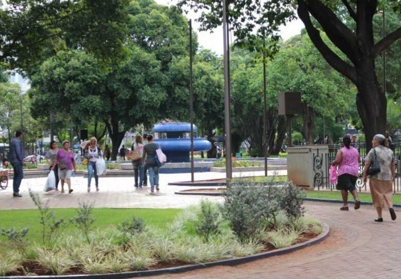 A Praça Ari Coelho é ponto turístico da capital