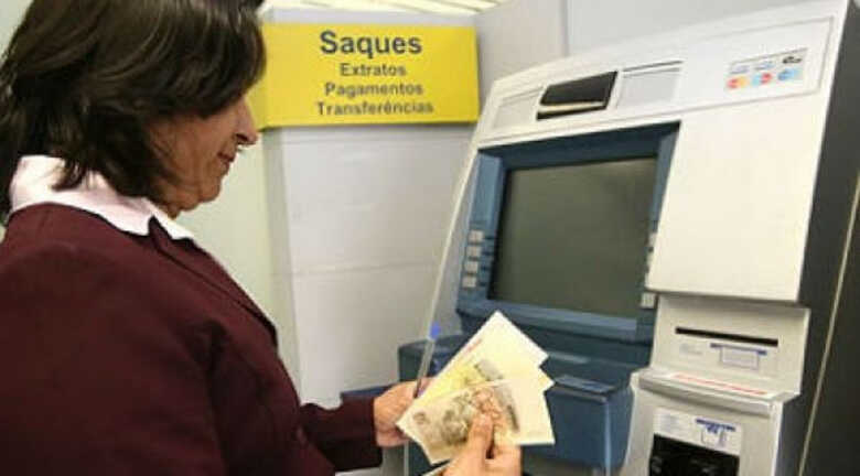 A folha de pagamento injeta cerca de R$ 455 milhões na economia regional