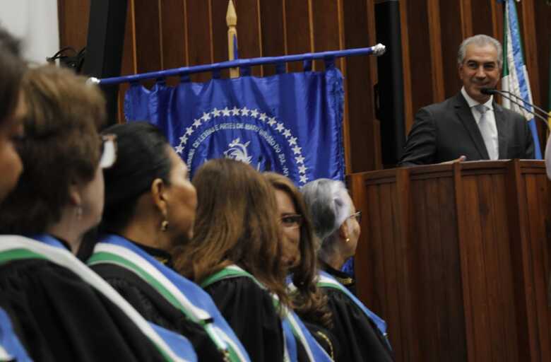 Reinaldo Azambuja participou da posse dos membros da Academia Feminina de Letras