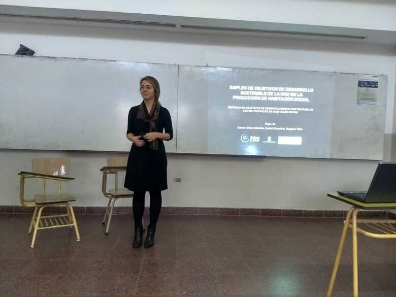 Maísa Marinho apresentou o artigo “Emprego de objetivos do Desenvolvimento Sustentável da ONU na produção de habitação social”