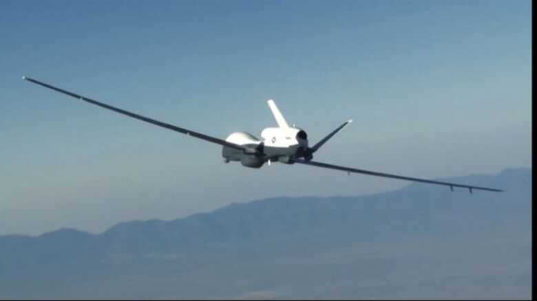Os Guardiões denunciaram que o drone "violou o espaço aéreo territorial iraniano"
