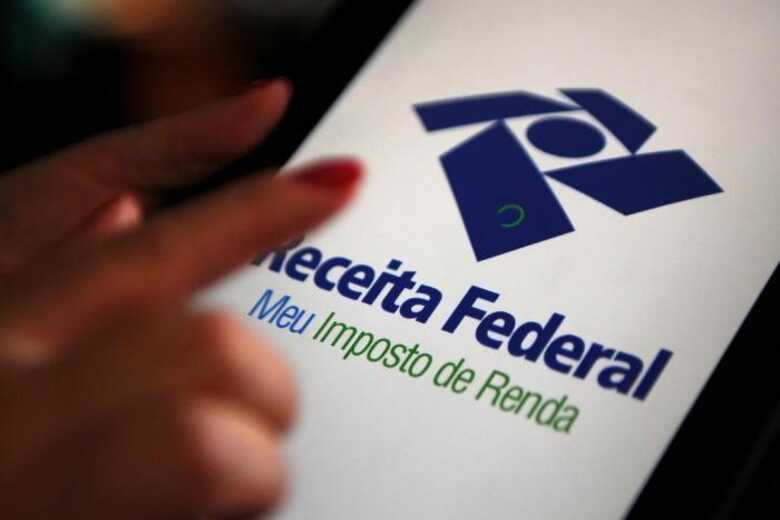 Cerca de 2,55 milhões de contribuintes que declararam Imposto de Renda neste ano vão receber dinheiro do Fisco