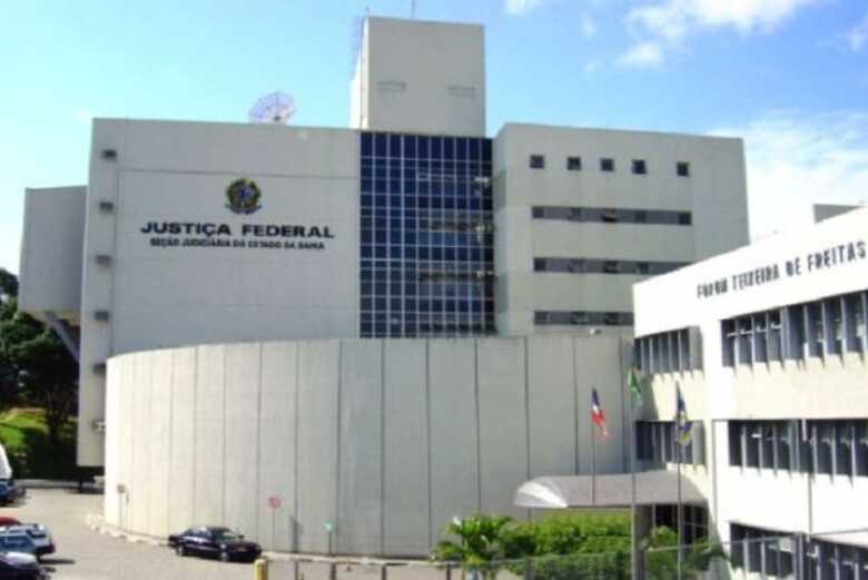 A Justiça federal da Bahia determinou a suspensão do contingenciamento de recursos