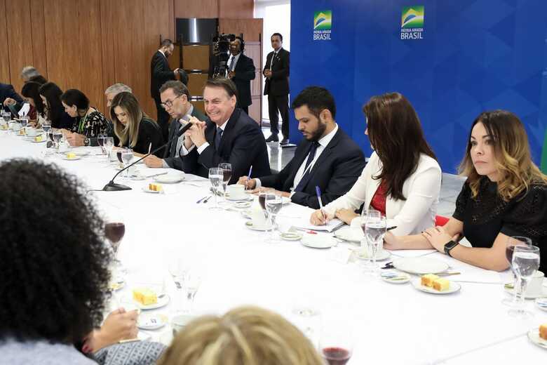 Jair Bolsonaro em reunião com jornalistas no Palácio do Planalto