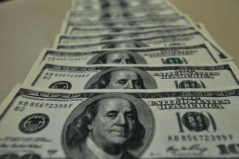 De janeiro a maio, o déficit chegou a US$ 7,576 bilhões, contra US$ 8,162 bilhões