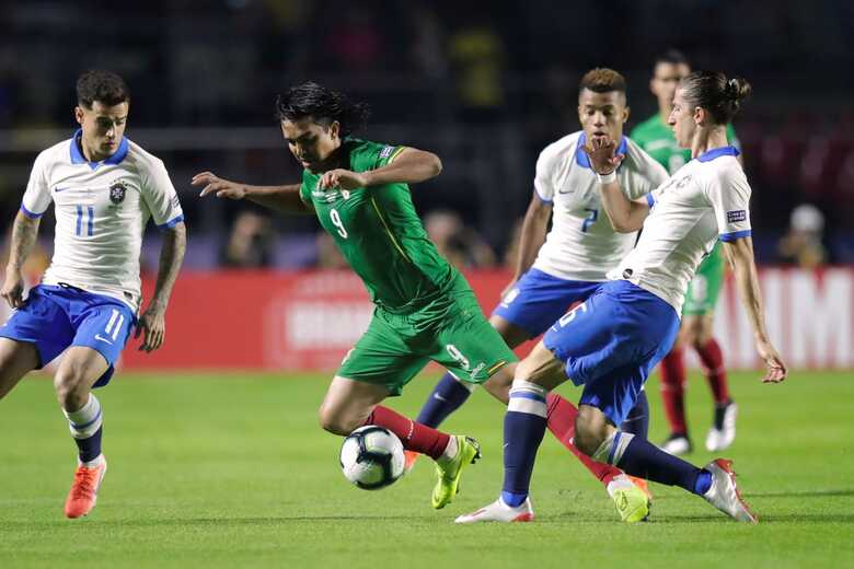 Brasil é o líder do grupo A após vencer a Bolívia por 3 a 0