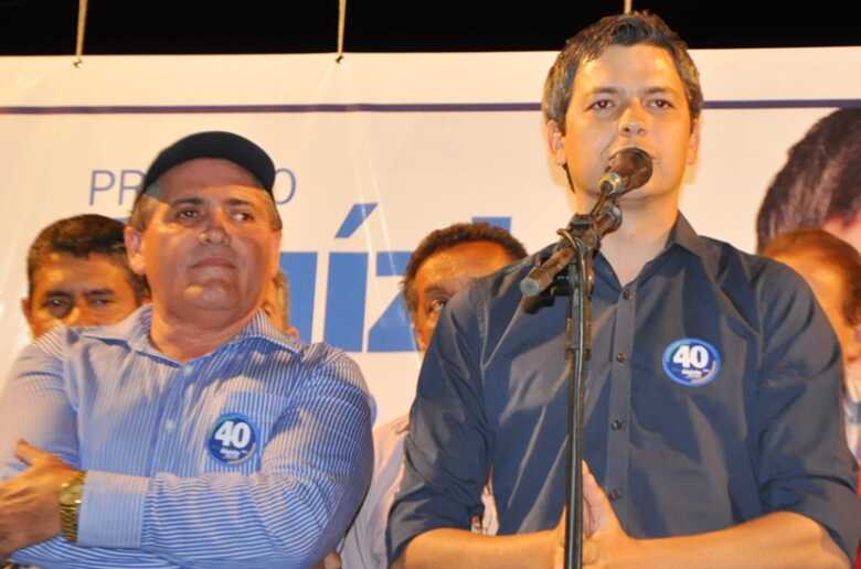O prefeito de Coxim Aluizio Comekti e o seu vice Edvaldo Bezerra têm mandatos cassados pela Justiça por abuso de poder