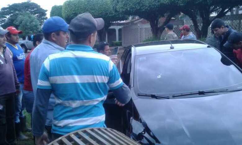 Após o ataque, a vítima foi transferida por bombeiros e voluntários para o Hospital Regional da cidade Paraguaya, mas não resistiu