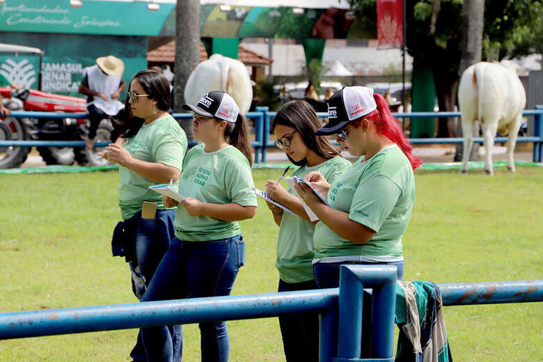 Este ano, foram 14,3 mil carteiras de trabalho assinadas no setor agropecuário, conforme dados do Caged