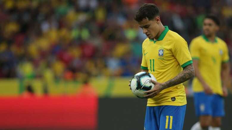 Philippe Coutinho joga pela seleção brasileira