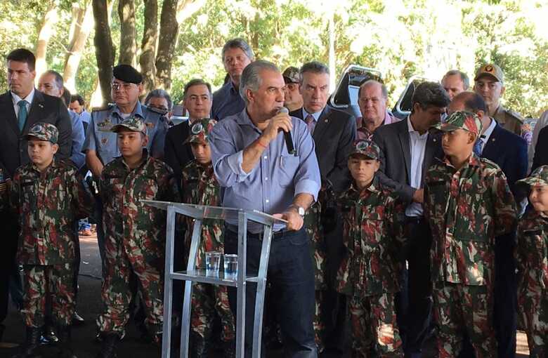 “As pessoas ligam espontaneamente, se colocando a disposição de Mato Grosso do Sul”, disse o governador