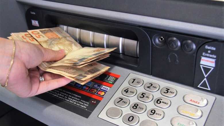 Salário estará na conta na quarta-feira