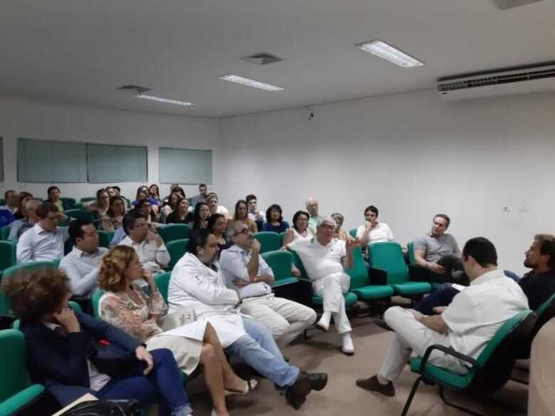 Médicos decidiram em Assembleia pela paralisação