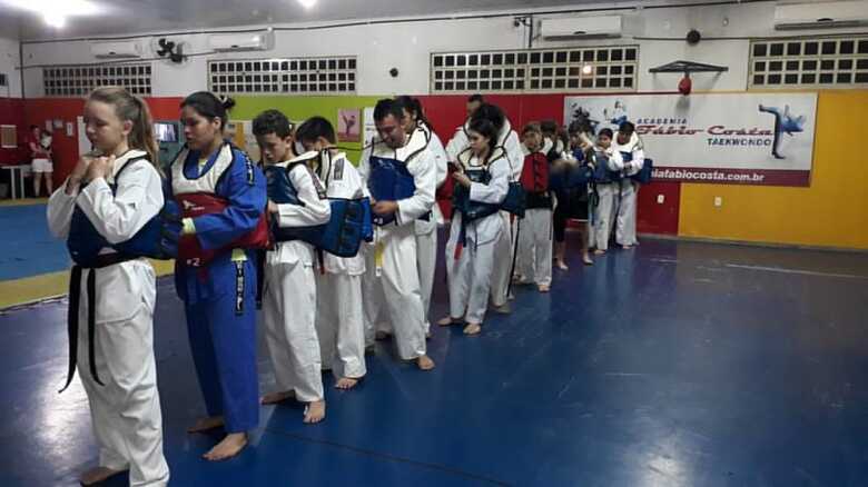 Atletas foram para Goiânia disputar o Centro-Oeste Open de Taekwondo