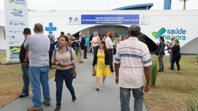 Em todo o Brasil, 300 unidades de saúde de 56 municípios já foram habilitadas no programa, beneficiando R$ 3,5 milhões de pessoas, segundo o Ministério da Saúde.