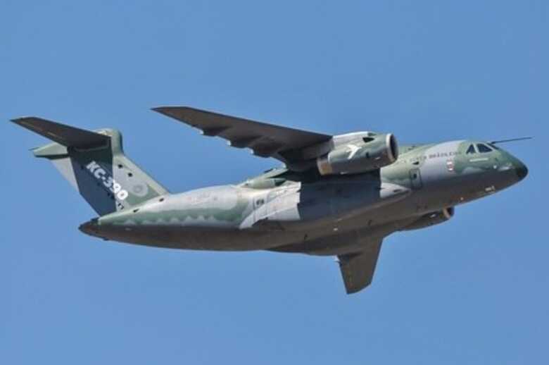 A velocidade máxima do Kc-390 é de 870 km/h