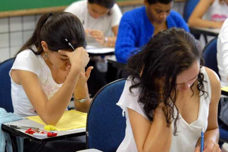 Ao todo, 128 mil estudantes que contrataram o Fies a partir de janeiro de 2018 devem fazer o procedimento
