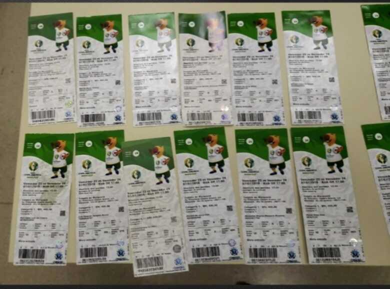 Homens ofereciam t&iacute;quetes frios por at&eacute; R$ 1,5 mil