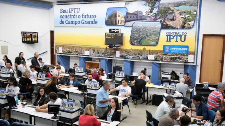 Para o parcelamento em até seis meses, a remissão chega a 75%. Já para quem dividir em 12 vezes, o desconto será de 30%