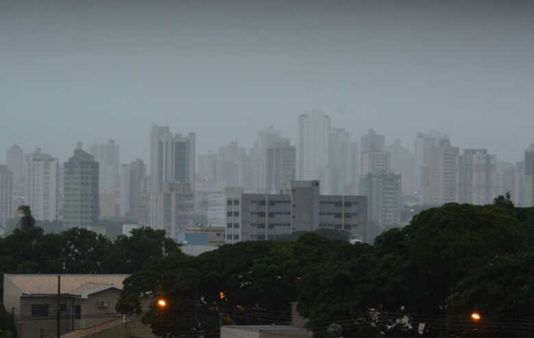 A umidade relativa do ar máxima é de 85% não oferece riscos à população sul-mato-grossense