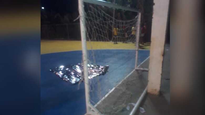 O menino n&atilde;o resistiu aos ferimentos e morreu ainda no local