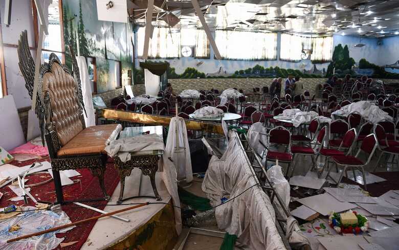 Salão de festas após ataque terrorista