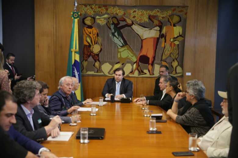Rodrigo Maia se reuniu com ex-ministros do Meio Ambiente, do governo Collor ao governo Temer