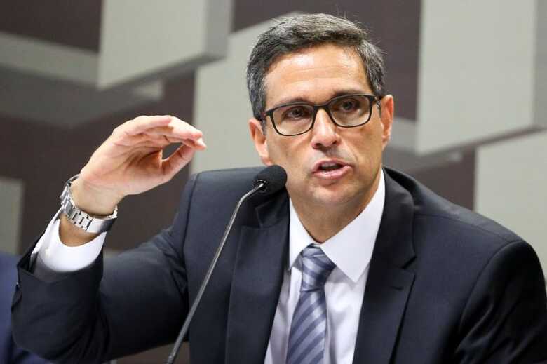 “A evolução do cenário básico e balanço de riscos prescreve um ajuste no estímulo monetário”, ressaltou Campos