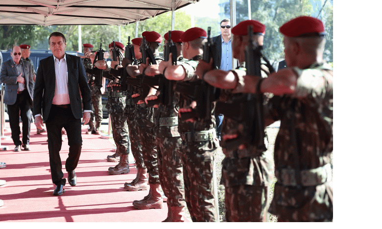 For&ccedil;as Armadas t&ecirc;m dificuldades financeiras, que foram agravadas com bloqueio no in&iacute;cio do ano