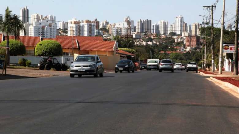 Além do recapeamento, obras de drenagem também serão realizadas na região