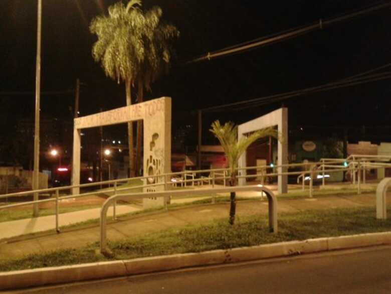 O furto teria acontecido uma hora antes da inaugura&ccedil;&atilde;o