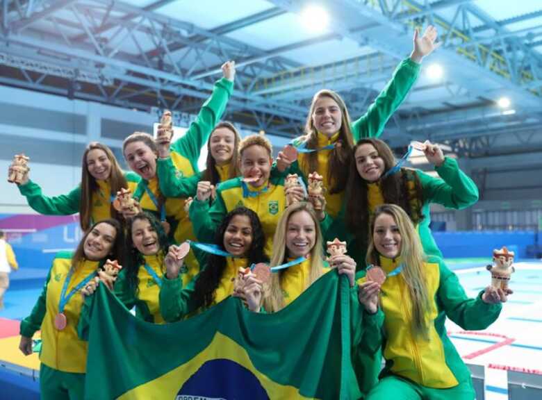 Sele&ccedil;&atilde;o brasileira feminina de polo aqu&aacute;tico tamb&eacute;m saiu com medalhas ontem