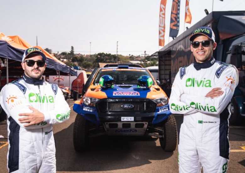 Lucas Moraes e Kaique Bentivoglio ambos da MEM Motorspor, campeões na categoria 'carros'