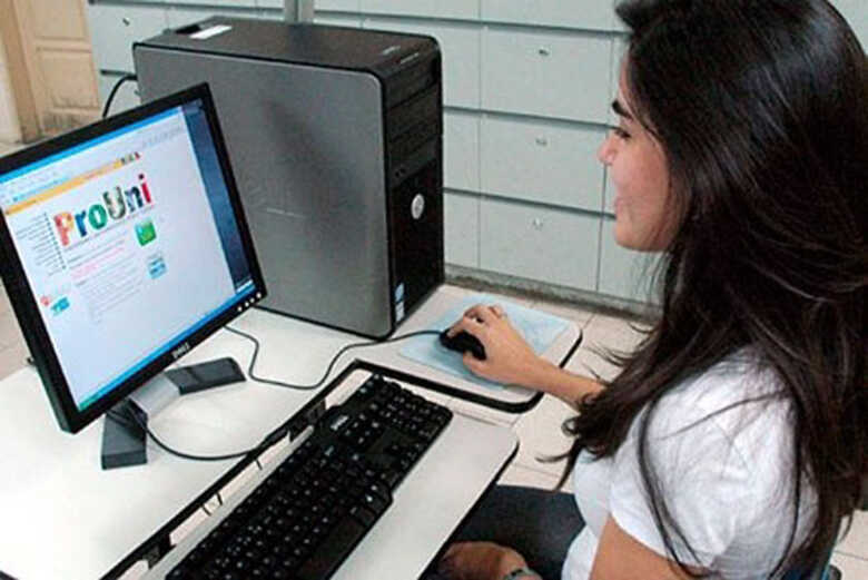 Prouni seleciona estudantes para bolsas em universidades privadas e inscri&ccedil;&otilde;es s&atilde;o feitas de forma online e gratuita