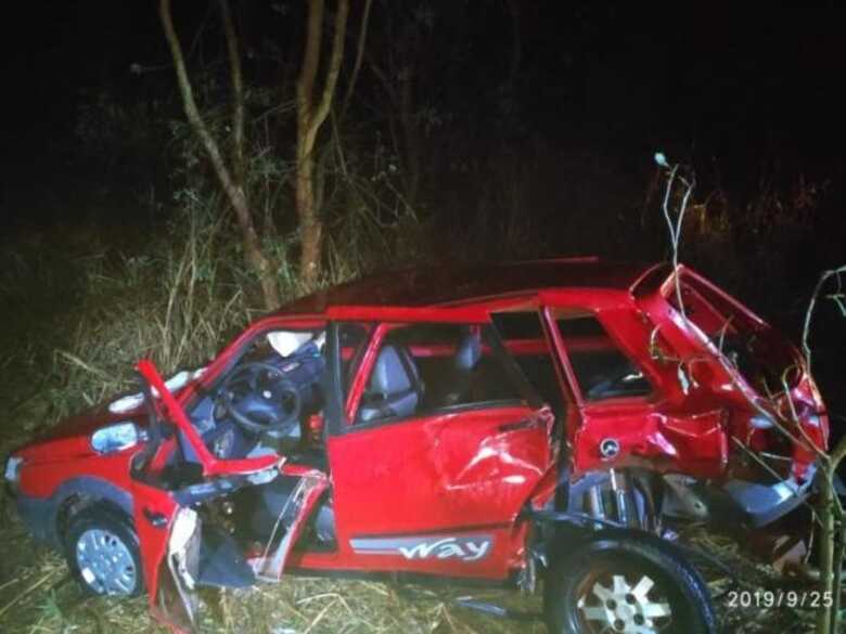 Josilene, passageira do carro bateu no para-brisas e foi arremessada para fora