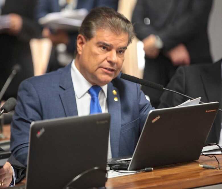 Senador Nelsinho na CCJ