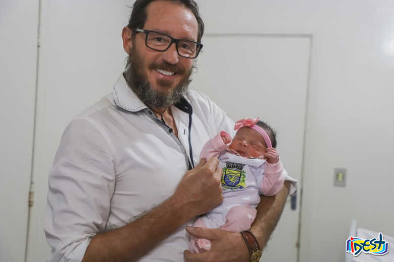 Ana Laura Ferreira Machado ganhou o t&iacute;tulo simb&oacute;lico de beb&ecirc; prefeita