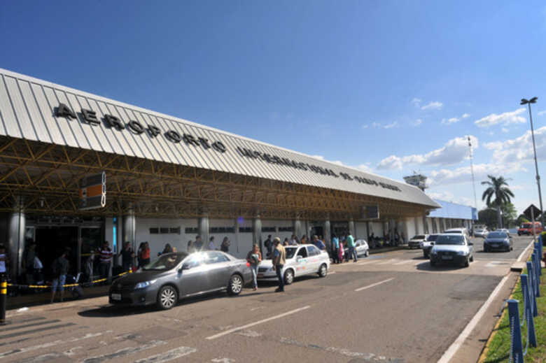 O aeroporto segue aberto para pousos e decolagens