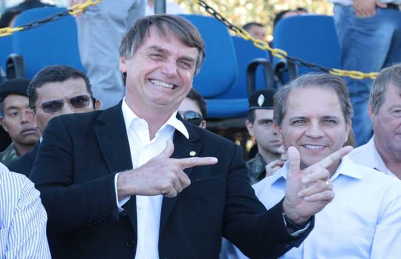 Jair Messias Bolsonaro serviu como Capitão do Exército Brasileiro, em Nioaque, entre 1979 e 1981