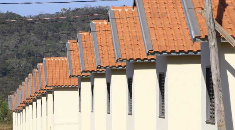 Benefici&aacute;rios fazem parte de cinco conjuntos habitacionais