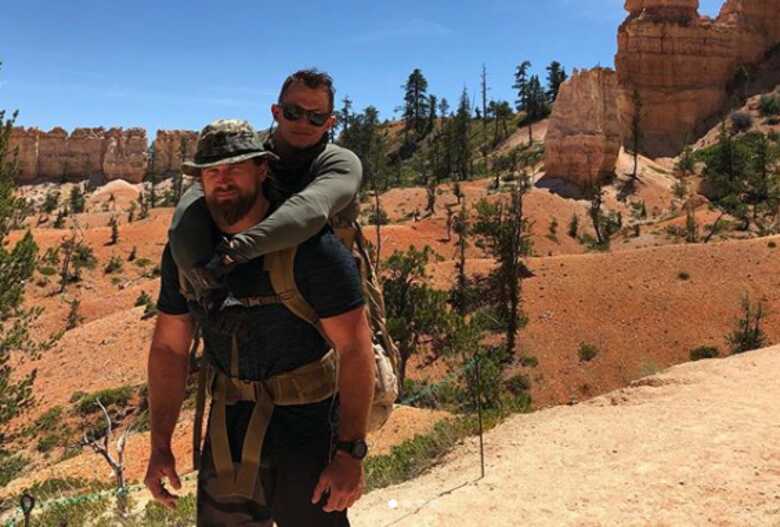 Eles percorreram 20 quil&ocirc;metros at&eacute; o topo, com uma mudan&ccedil;a de altitude de 1.300 metros