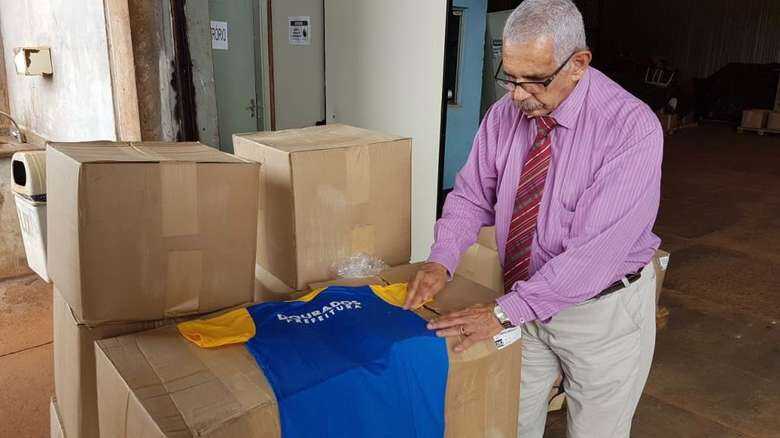 Secretário de Educação divulgou entrega de uniformes escolares no início de abril