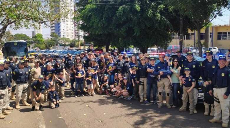 PRF apresentou novas viaturas da delegacia durante o desfile c&iacute;vico de 7 de setembro