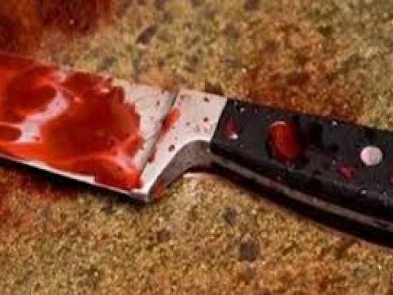 A mulher usou uma faca para matar o esposo