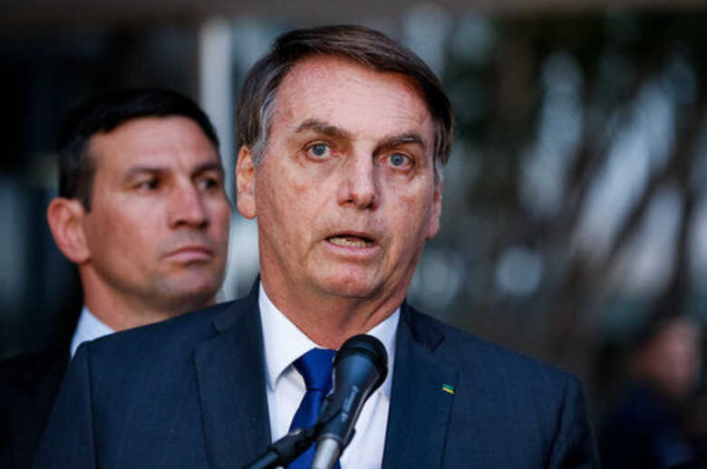 Bolsonaro disse que sua meta é concluir obras inacabadas deixadas por seus antecessores, mesmo que tenha de dividir o mérito com eles