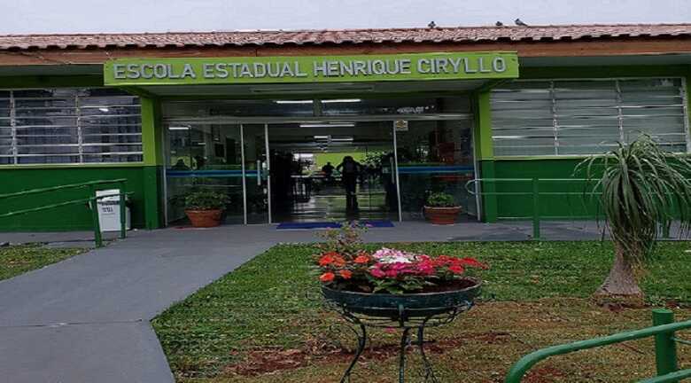 Escola Estadual Professor Henrique Ciryllo