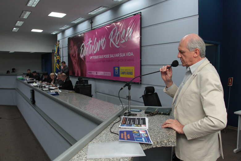 O secretário municipal de Gestão, Agenor Mattiello, durante audiência na Câmara